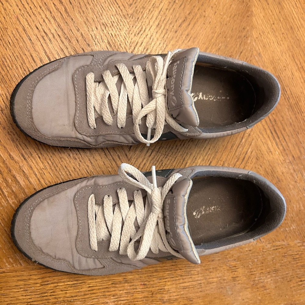 RARE - Saucony Women’s Bullet Gray Athletic Shoes Sleek Design